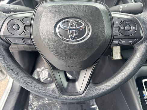 Used 2025 Toyota Corolla LE FWD image 27