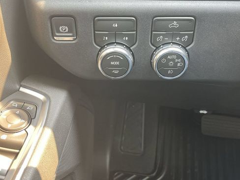 New 2026 GMC Sierra 3500 SLE w/ SLE Value Package AWD/4WD image 18
