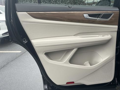 New 2026 Volkswagen Atlas SE FWD image 11