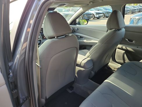 Used 2023 Hyundai Elantra Blue FWD image 15