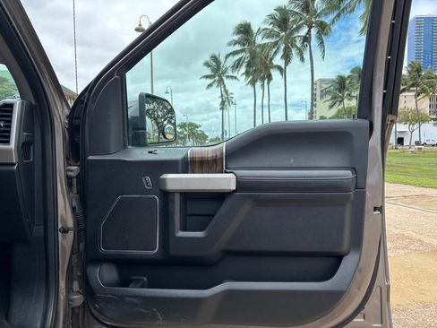 Used 2019 Ford F150 Lariat RWD image 15