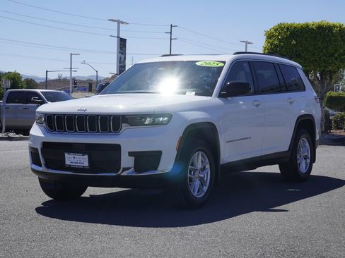 Used 2025 Jeep Grand Cherokee L Laredo w/ Trailer Tow Package AWD/4WD image 8