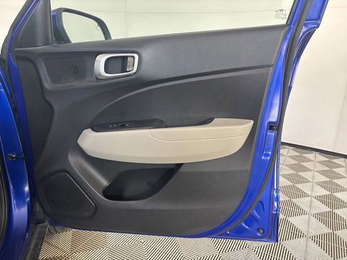 Used 2023 Hyundai Venue SEL FWD image 26