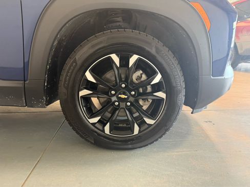 Used 2023 Chevrolet TrailBlazer LT w/ Convenience Package AWD/4WD image 11