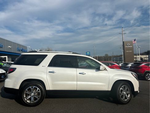 Used 2017 GMC Acadia Limited SLT image 3