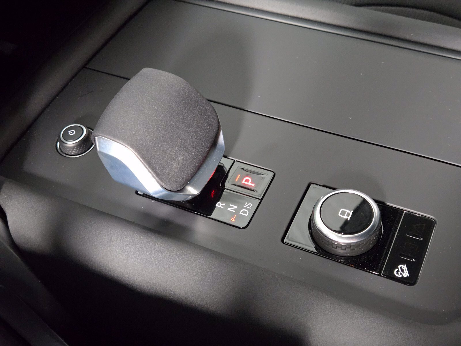 New 2026 Land Rover Discovery S AWD/4WD image 31