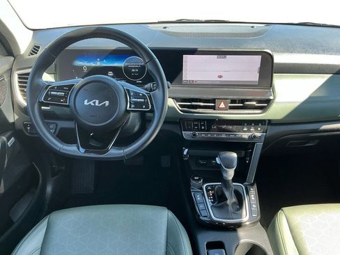 Used 2024 Kia Seltos SX w/ SX Sunroof Package image 17