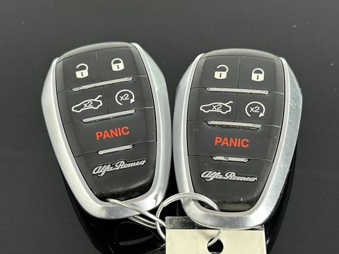 Used 2023 Alfa Romeo Stelvio Ti AWD/4WD image 36