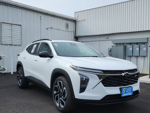 New 2026 Chevrolet Trax RS w/ Sunroof Package image 7