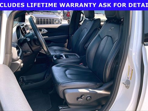 Used 2020 Chrysler Pacifica Touring-L w/ S Appearance Package FWD image 20