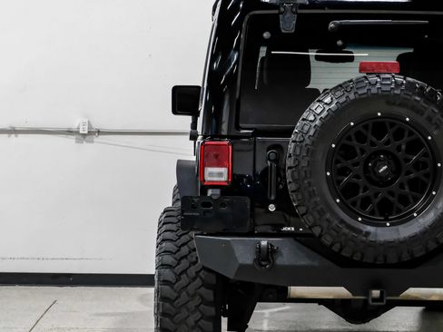Used 2016 Jeep Wrangler Unlimited Sahara AWD/4WD image 47