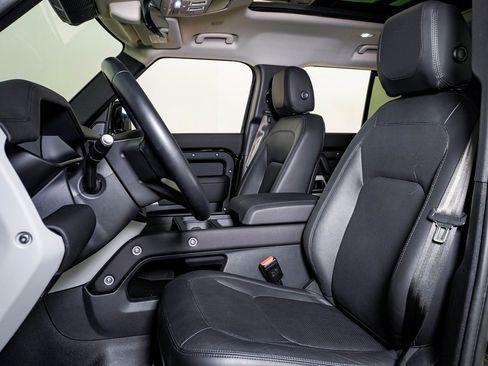 Used 2024 Land Rover Defender 110 S image 23