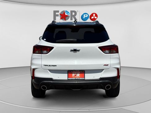 Used 2021 Chevrolet TrailBlazer RS w/ Sun and Liftgate Package FWD image 4