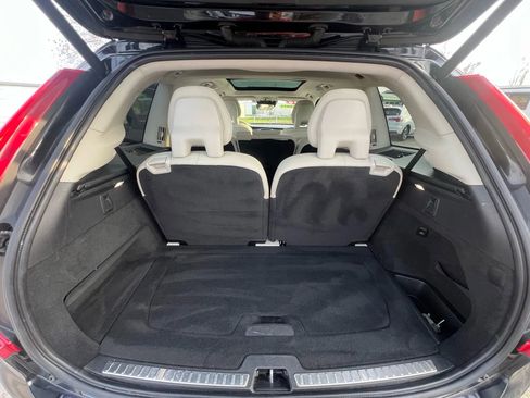 Used 2016 Volvo XC90 T6 Momentum w/ Momentum Plus Package image 16