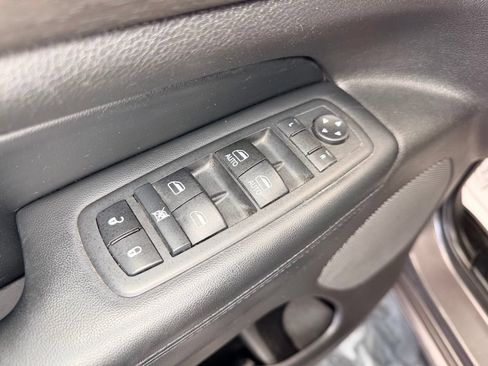 Used 2017 Jeep Grand Cherokee Altitude AWD/4WD image 18