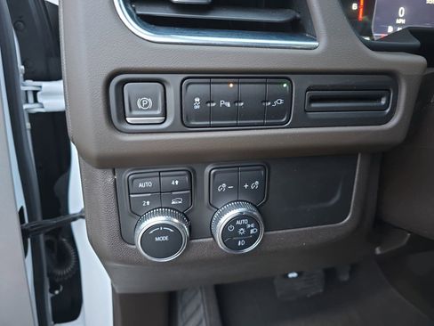 Used 2021 GMC Yukon SLE image 28