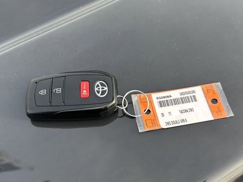 Certified 2025 Toyota Tacoma SR5 image 35