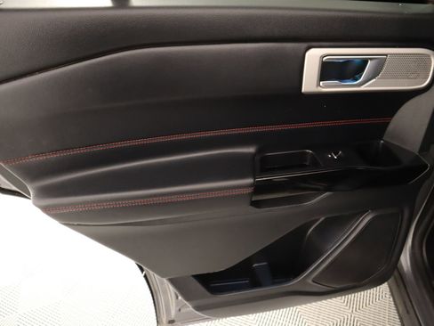 Used 2022 Ford Explorer ST-Line AWD/4WD image 18