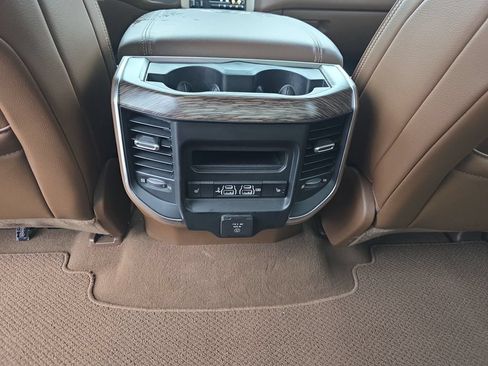 Used 2019 RAM 1500 Laramie AWD/4WD image 33