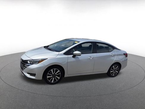 Used 2025 Nissan Versa SV FWD image 7