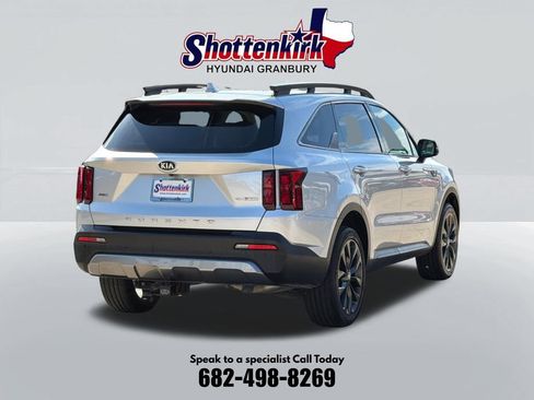 Used 2021 Kia Sorento EX w/ EX AWD X-Line Package image 6