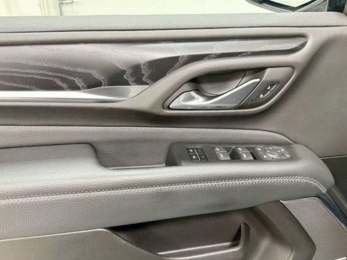 Used 2022 GMC Yukon XL Denali AWD/4WD image 15