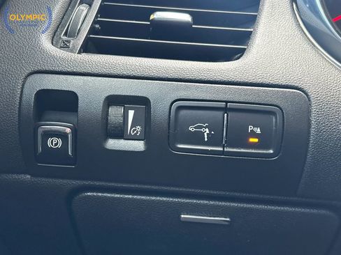 Used 2014 Chevrolet Impala LT w/ Convenience Package image 26