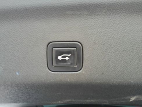 Used 2021 GMC Yukon SLT w/ SLT Luxury Package RWD image 29