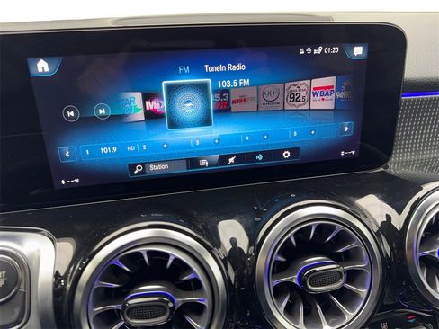 Used 2023 Mercedes-Benz EQB 300 4MATIC image 59