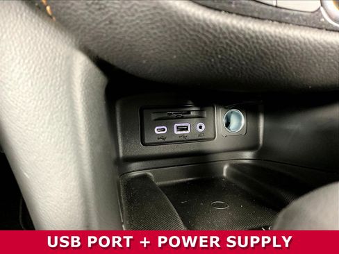 Used 2023 Chevrolet Equinox Premier FWD image 16