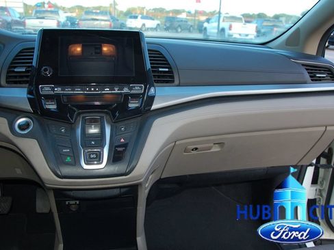Used 2019 Honda Odyssey EX image 18