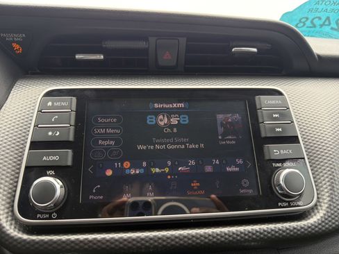 Used 2019 Nissan Kicks SV FWD image 21