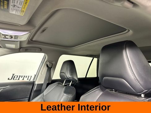 Used 2022 Toyota RAV4 XLE Premium image 3