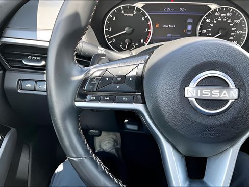 Certified 2025 Nissan Altima 2.5 SR FWD image 10
