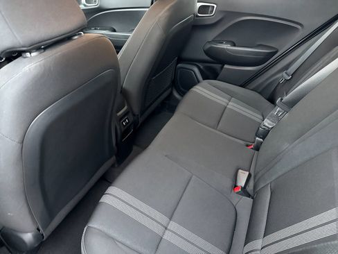 Certified 2024 Hyundai Venue SEL image 12