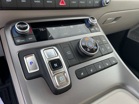 Used 2024 Hyundai Palisade Calligraphy image 19