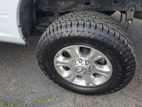 Used 2024 RAM 2500 Big Horn image 9