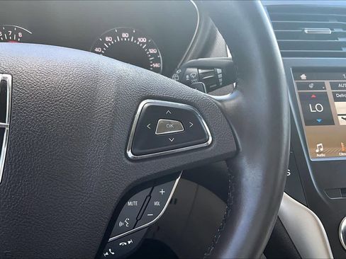 Used 2018 Lincoln MKC Select w/ Select Plus Package image 24