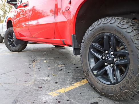 Used 2021 Chevrolet Silverado 1500 LT Trail Boss w/ Convenience Package II image 14