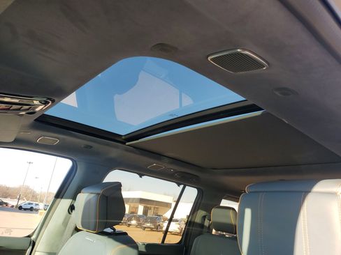 Used 2023 Jeep Grand Wagoneer Series III w/ Quick Order Packagew 28T image 27