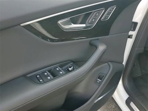 Used 2023 Audi Q7 3.0T Premium Plus image 13