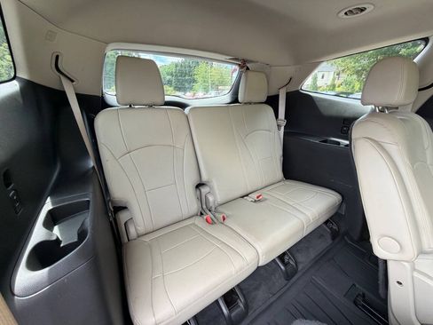 Used 2019 Buick Enclave Premium w/ Experience Buick Package FWD image 22