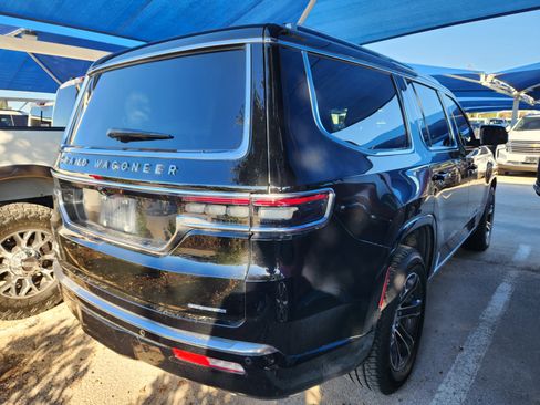 Used 2022 Jeep Grand Wagoneer Series I image 4