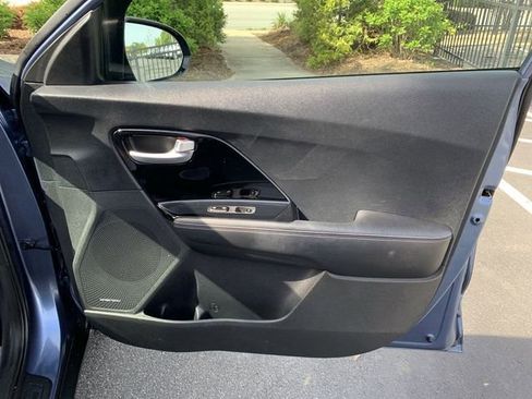 Used 2022 Kia Niro Touring Special Edition image 13