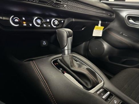 Certified 2025 Honda HR-V Sport image 19