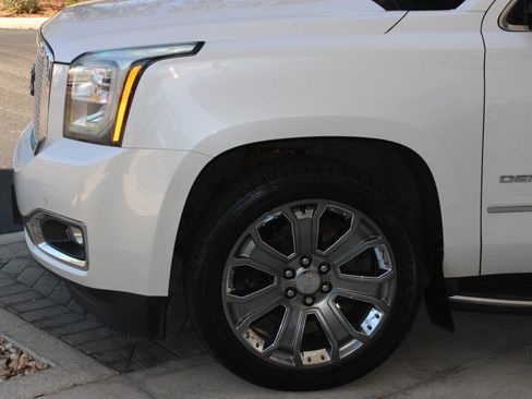 Used 2016 GMC Yukon Denali image 19
