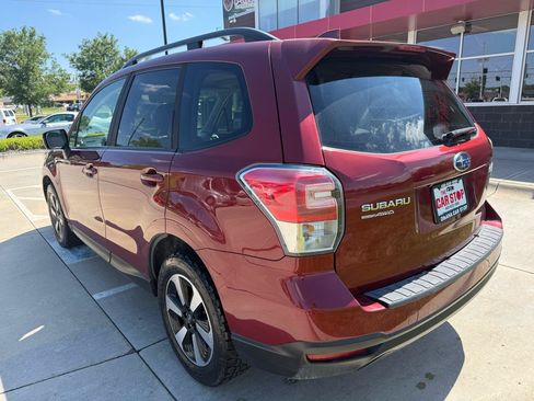 Used 2017 Subaru Forester 2.5i Premium w/ All-Weather Package AWD/4WD image 8