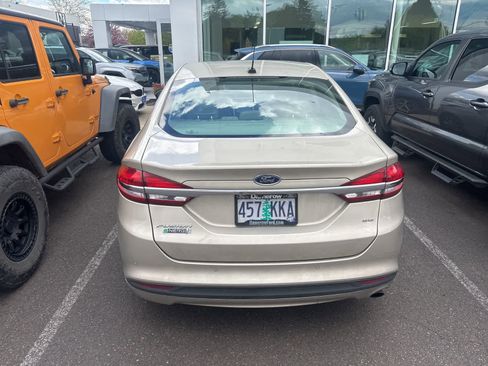 Used 2017 Ford Fusion Energi SE image 3