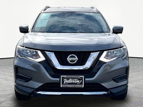 Used 2019 Nissan Rogue SV w/ Premium Package FWD image 3