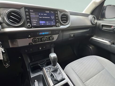 Used 2022 Toyota Tacoma SR5 w/ Technology Package RWD image 15